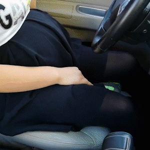 Pregnancy Seat Belt Adjuster – Comfortable & Safe for Pregnant Drivers